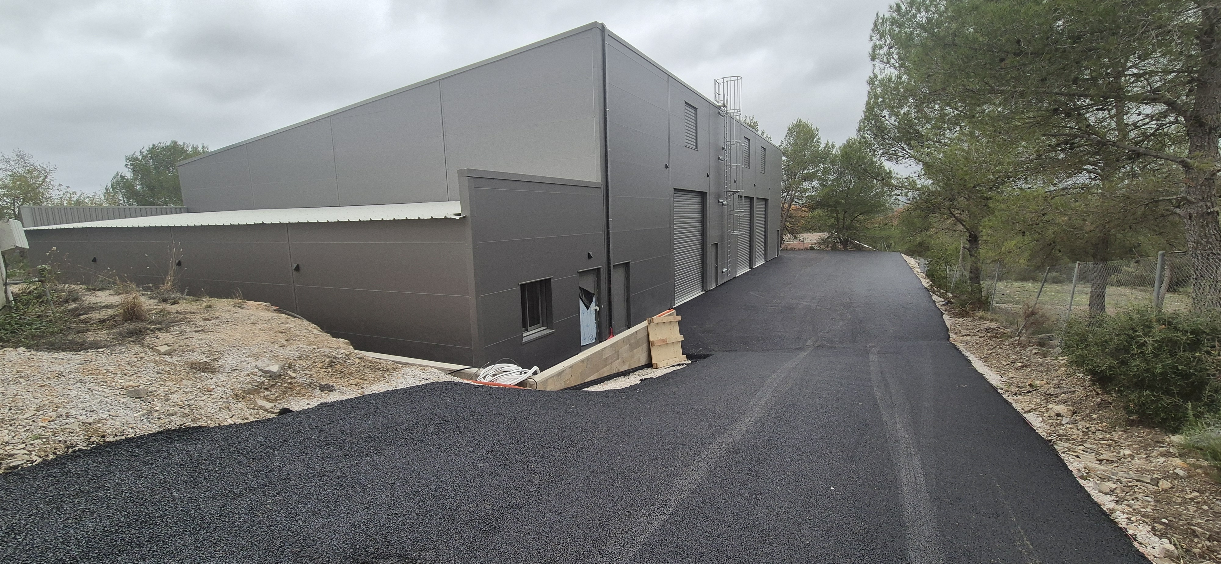 Construction d'un bâtiment industriel à Prades-le-Lez