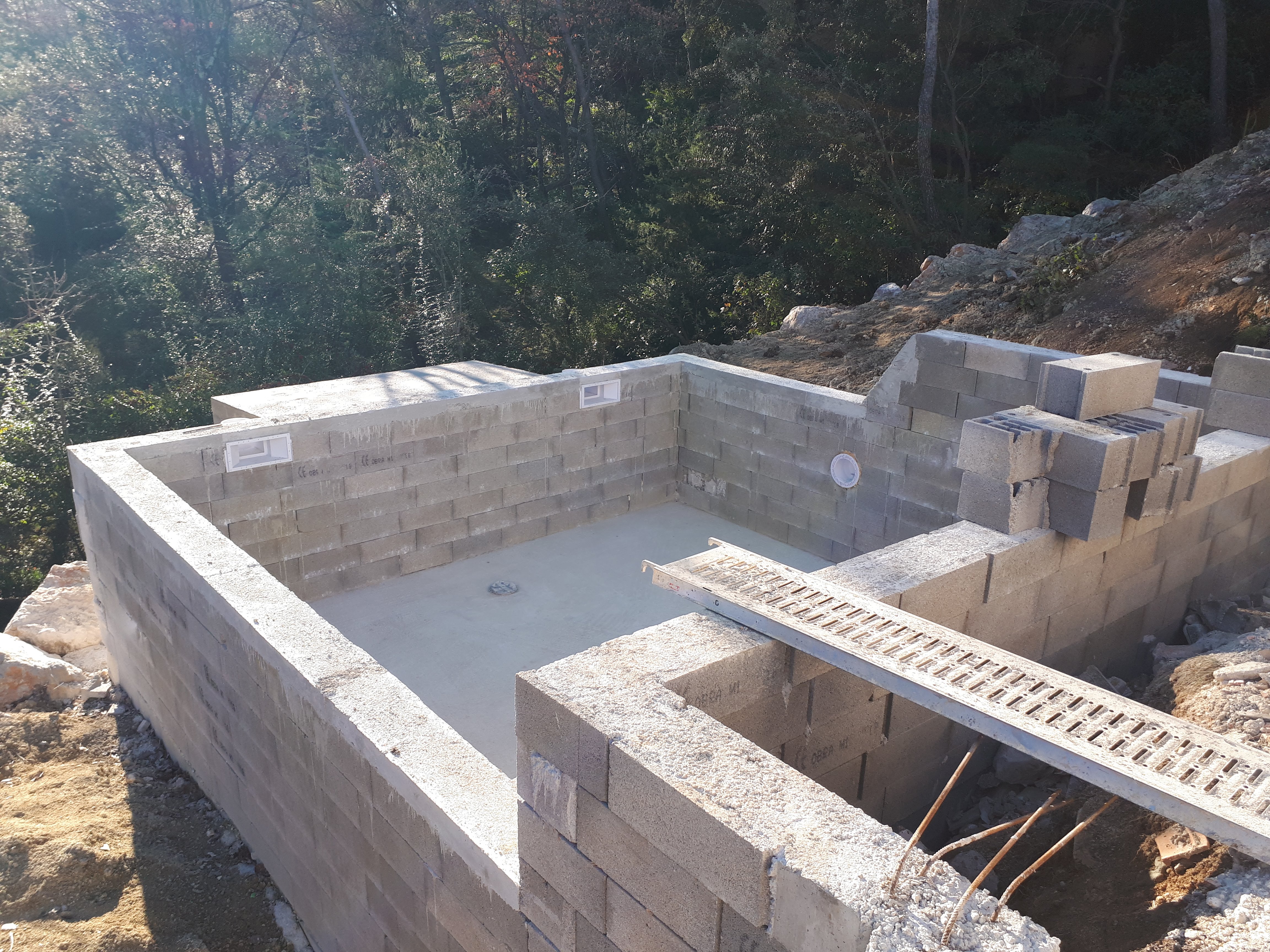 Aménagements extérieurs avec création d'une piscine à Saint Clément-de-Rivière